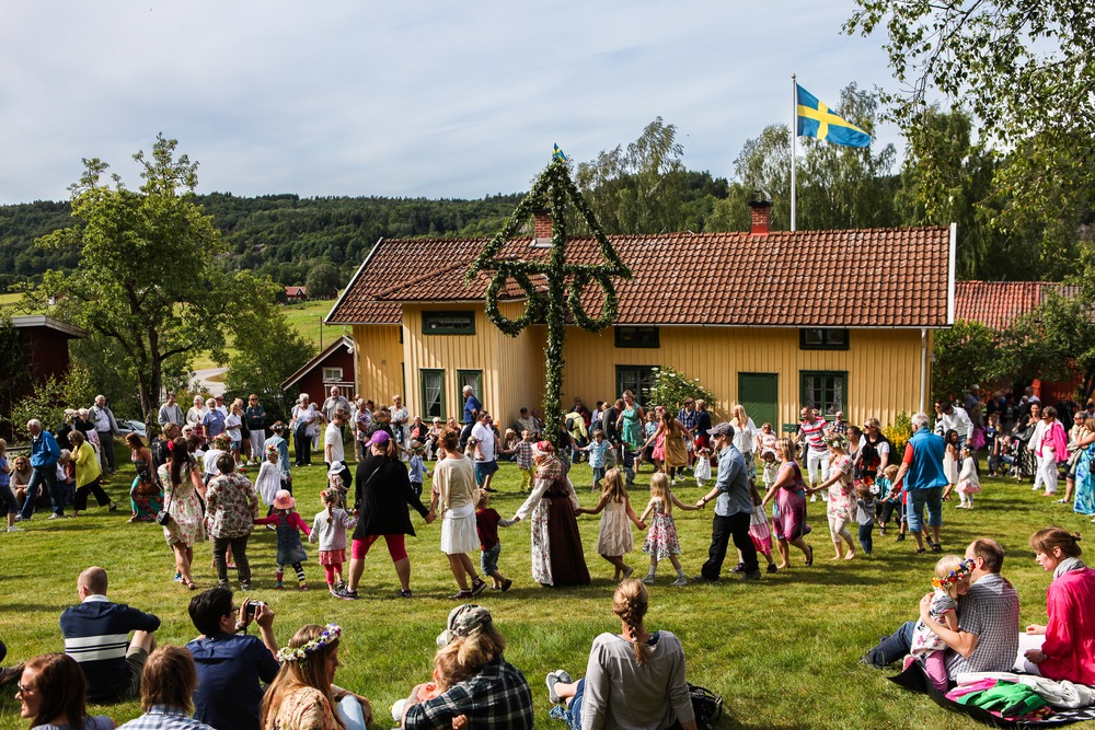 Sweden: Midsommar
